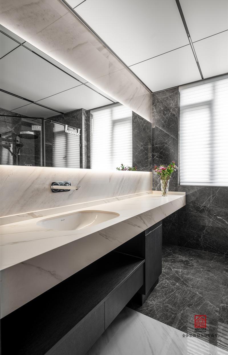 融創(chuàng)中心217㎡現(xiàn)代風格裝修實景圖